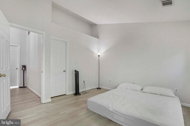 Building Photo - 13118 Plotner Farm Rd