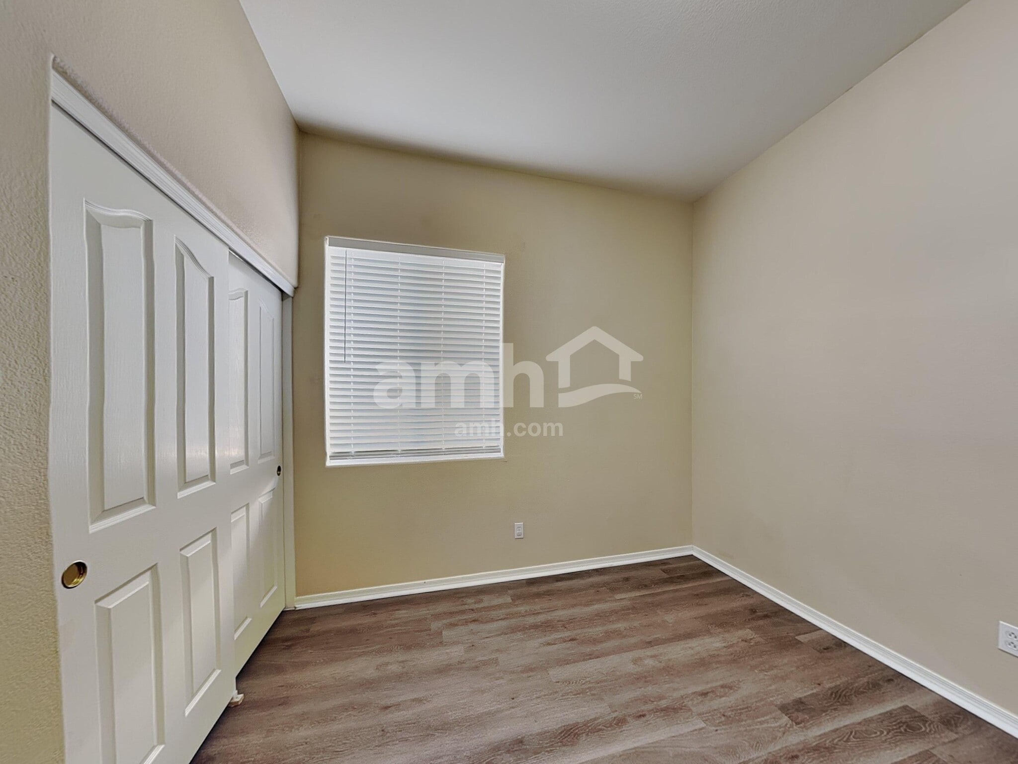 Building Photo - 13544 W Ironwood St