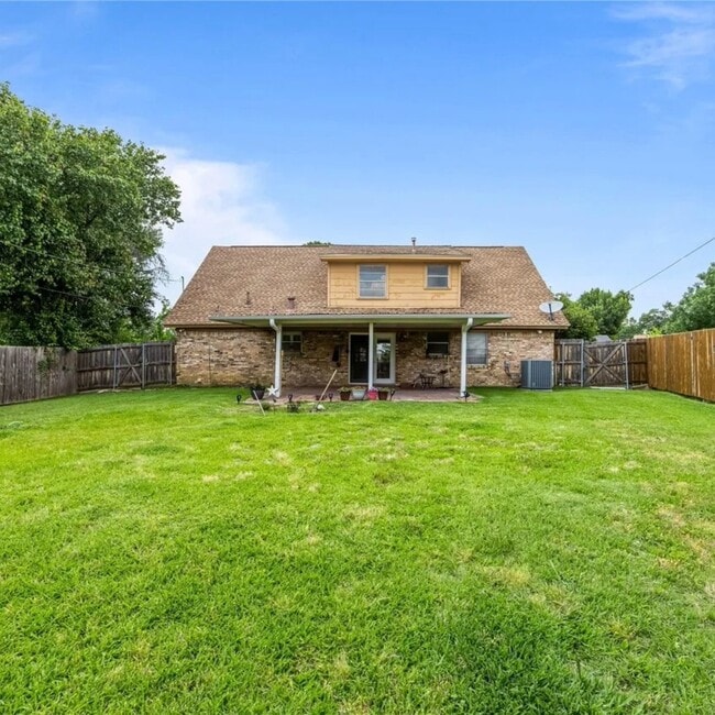 Building Photo - 3822 W Calgary Ct