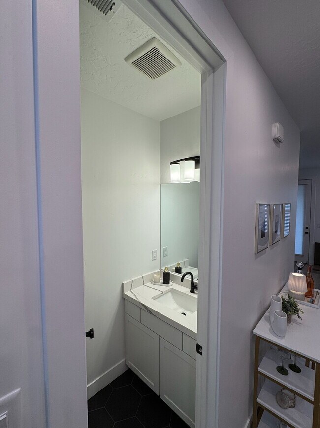 Building Photo - "Spacious 4-Bed Townhouse with Scenic Views & Rooftop Patio in American Fork!"