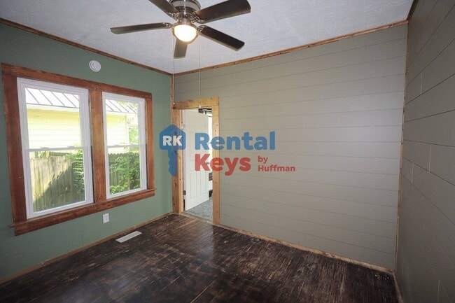 Building Photo - Three Bedroom | Two Bathroom House