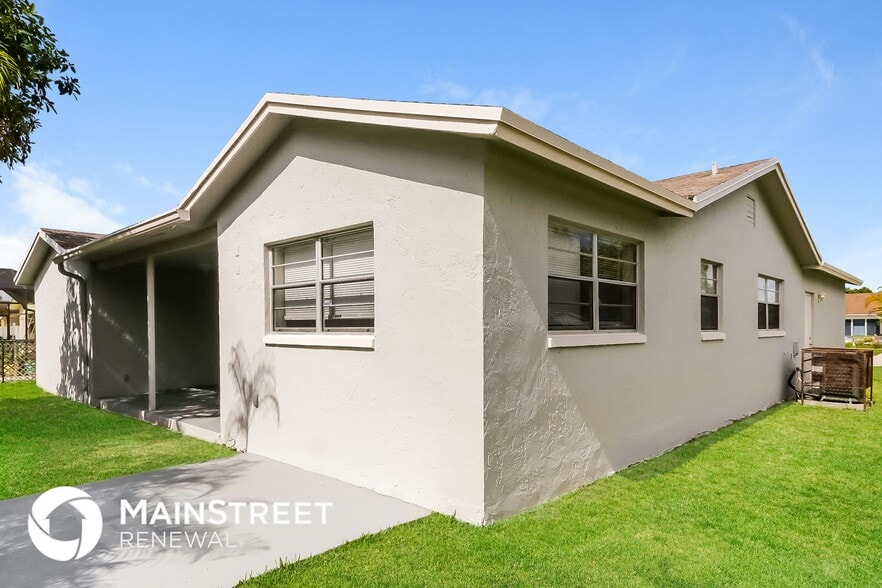 Building Photo - 22458 SW 56th Ave