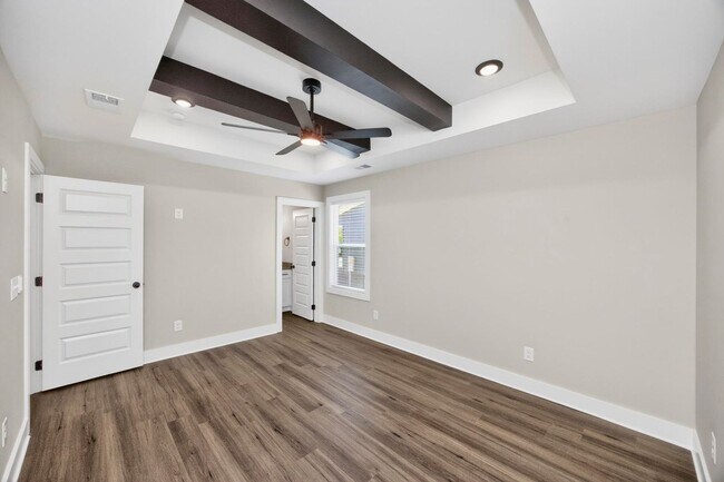 Building Photo - 206 Ross Ave