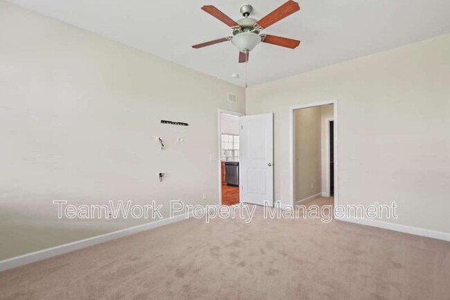 Building Photo - 143 Kirkland St