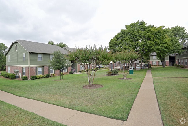 Building Photo - Arbors Of Cleburne