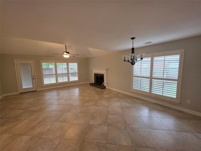 Building Photo - 135 N Dreamweaver Cir