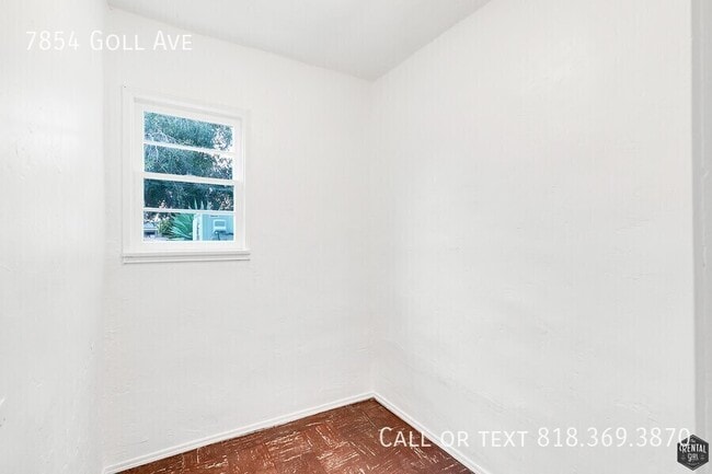 Building Photo - 7854 Goll Ave