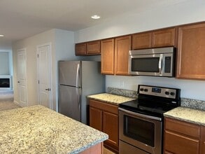 Building Photo - Modern 3 bedroom Townhomes with Garage