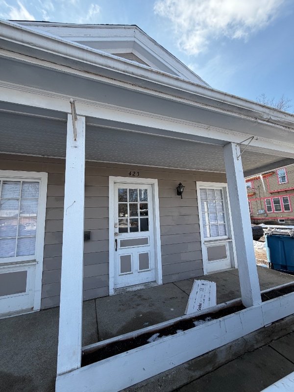 Building Photo - 423 W Walnut St