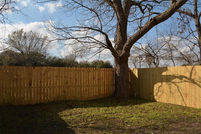 Building Photo - 3007 Grovey St