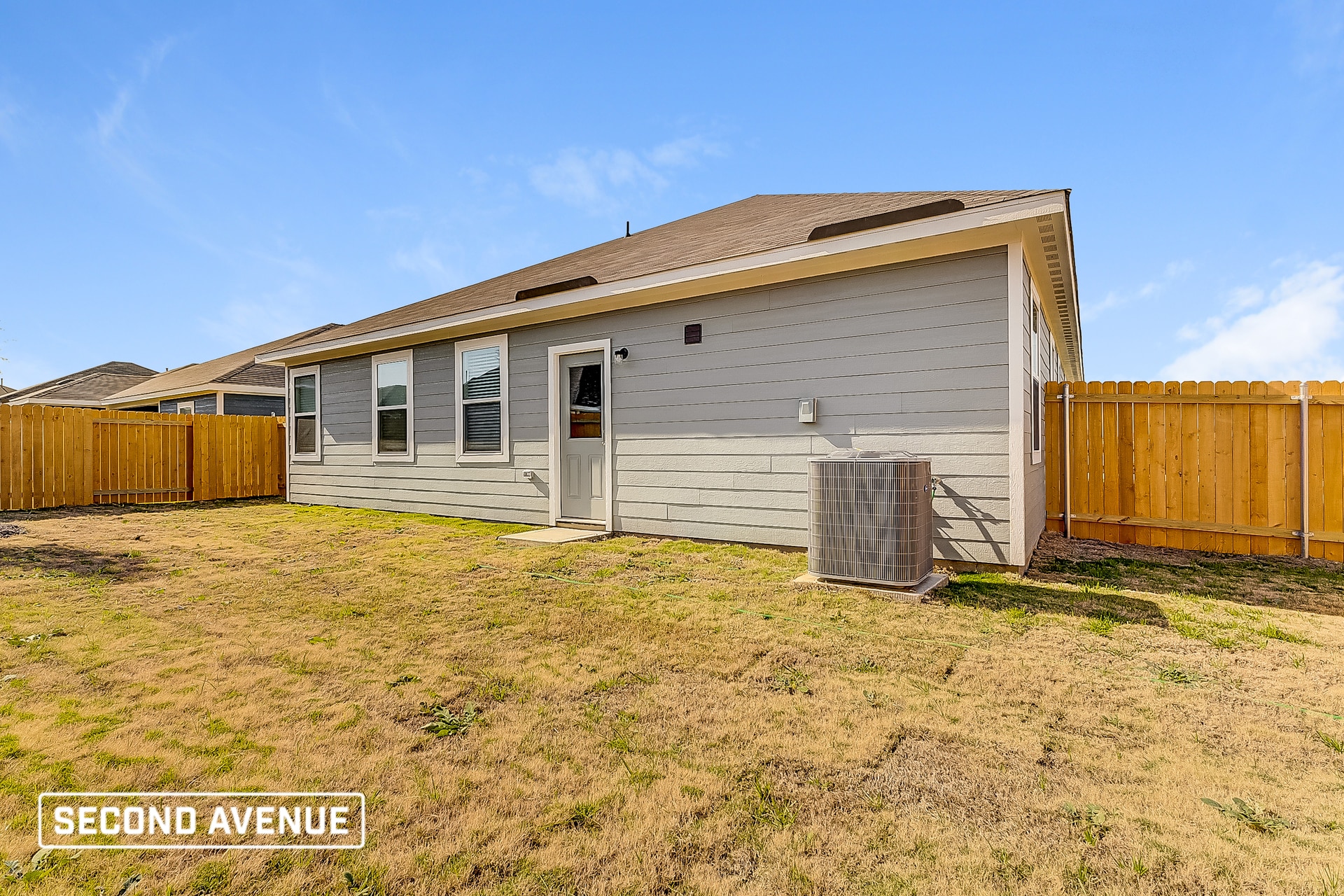 Building Photo - 1400 Woodwinds Dr