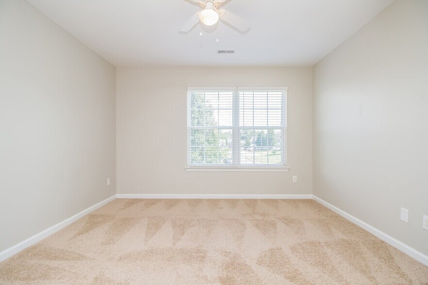 Building Photo - 2023 Trenton Dr