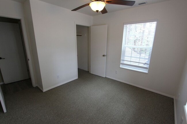 Building Photo - 5-Bedroom University Heights Gem – Privacy...