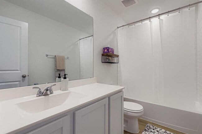 Building Photo - 157 LT Rusty Dr