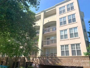 Building Photo - 405 W 7th St