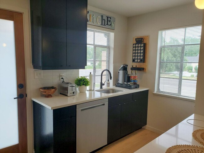 Building Photo - Remington1705 (KC-JF-NB)