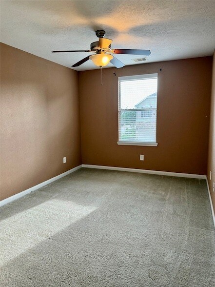 Building Photo - 16010 Limestone Lake Dr