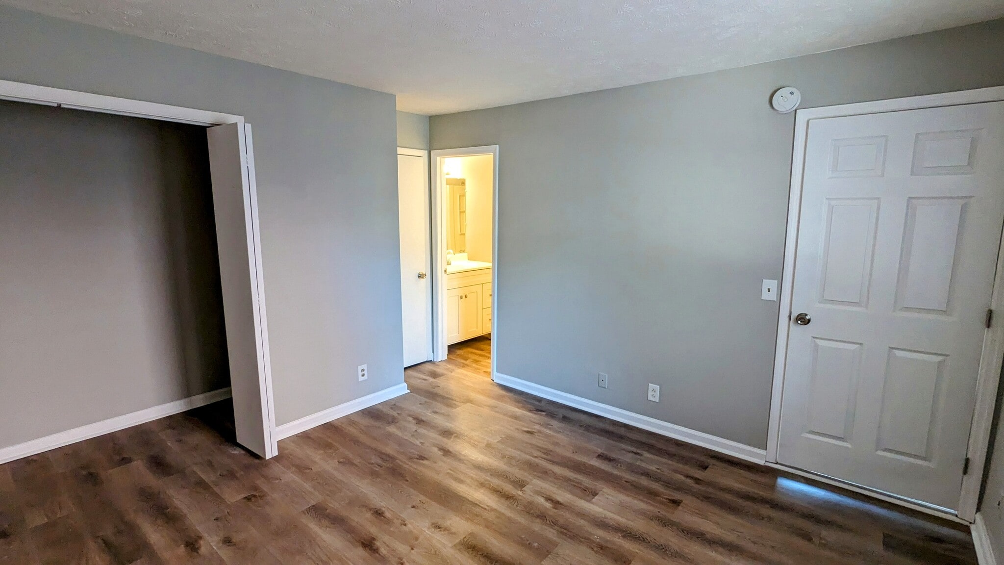 Building Photo - 5122 Linbar Dr