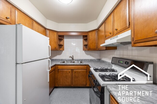 Building Photo - 328 Marengo Ave