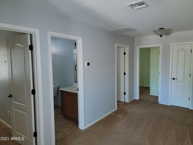 Building Photo - Gorgeous 4 Bed 3 Bath home located in Chandler