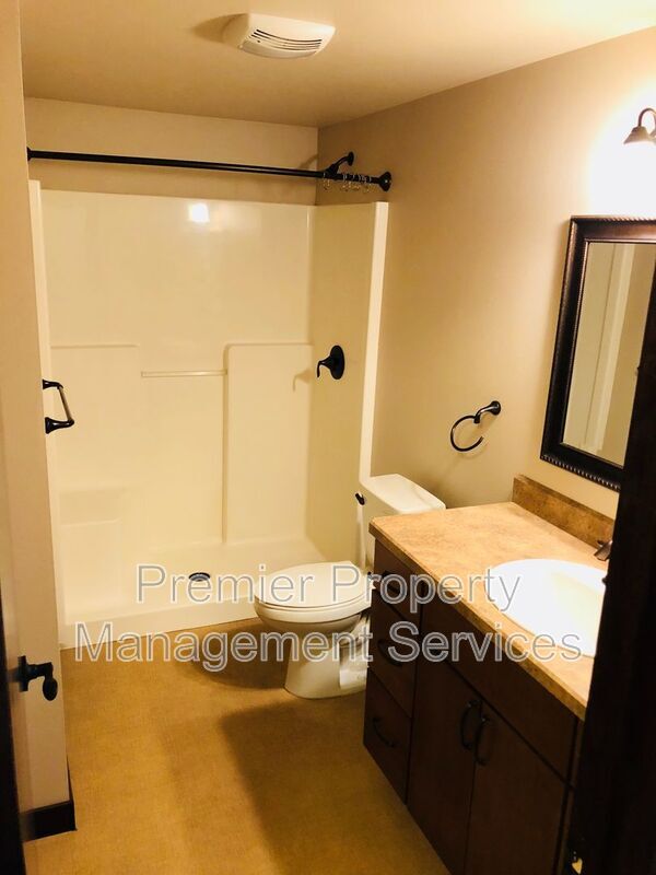 Building Photo - 2120 Rehberg Ln