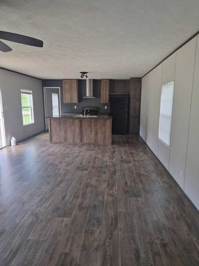 Building Photo - Heiskell 37754 - 3 bedroom, 2 bath home - Call Lisa Vineyard (865) 216-9334