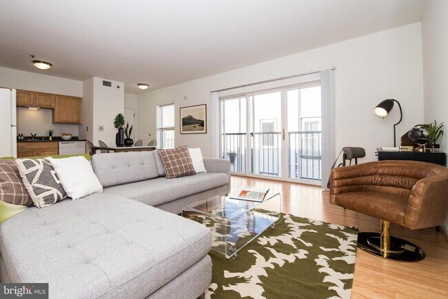 Building Photo - 1030 N 2nd St