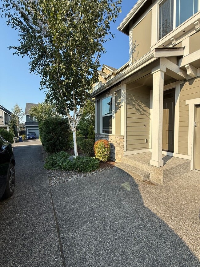 Building Photo - Modern 4 Bed, 3.5 Bath Lynnwood Home – Pri...