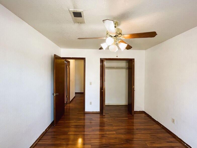 Building Photo - 5804 Republic Dr