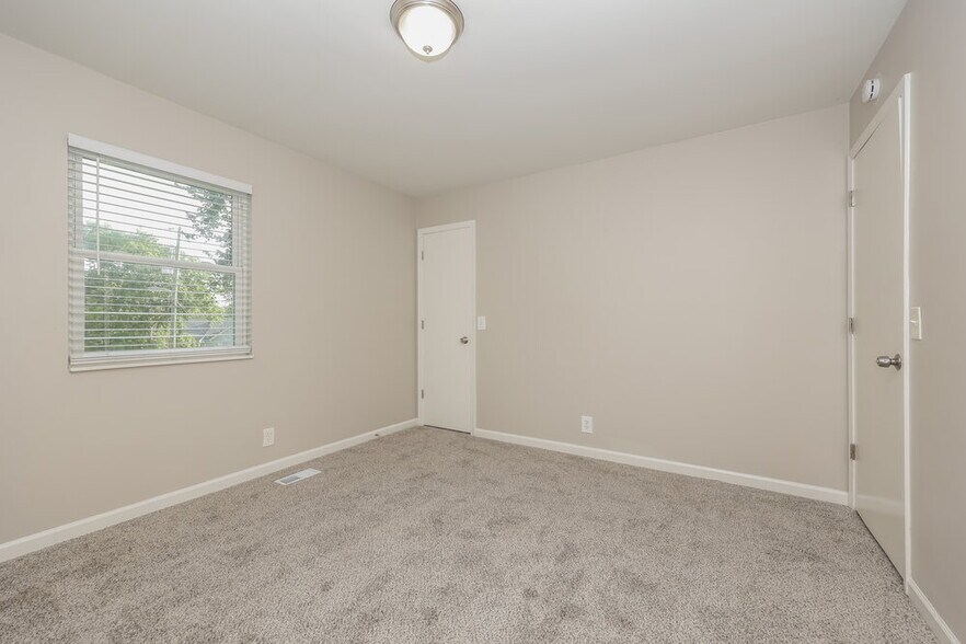 Building Photo - 520 Spring Garden Ct