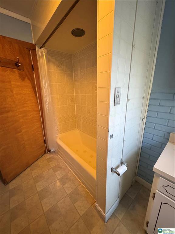 Building Photo - 352 W Bertsch St