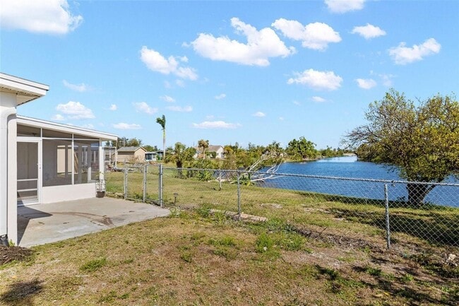 Building Photo - **FIRST MONTHS RENT FREE** Waterfront 3 Be...