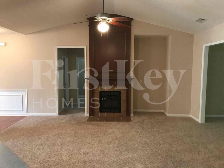 Building Photo - 2763 Summit Pkwy SW