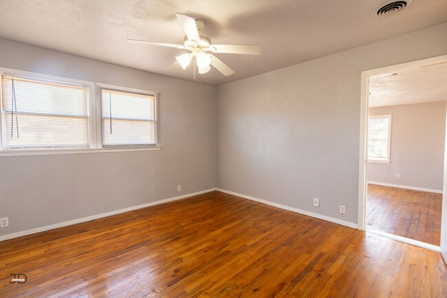 Building Photo - 6745 Southwest Pkwy