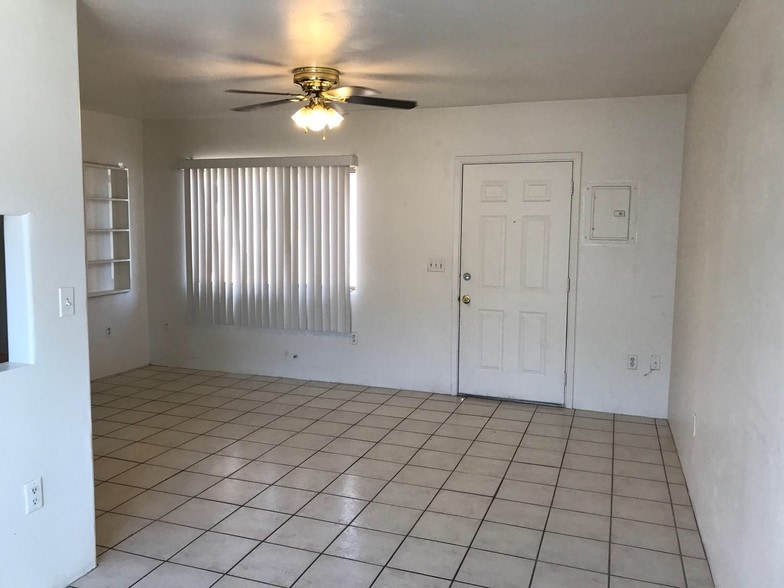 Building Photo - 940 N Palo Verde Blvd