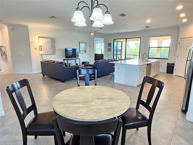 Building Photo - 10825 Tarflower Dr