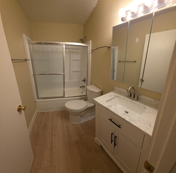 Building Photo - 5055 SW Menlo Dr