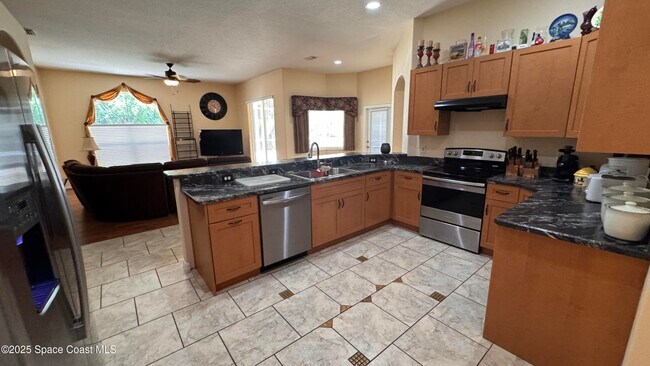 Building Photo - 7870 Olive Grove Ave