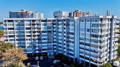 Building Photo - 1200 NE Miami Gardens Dr