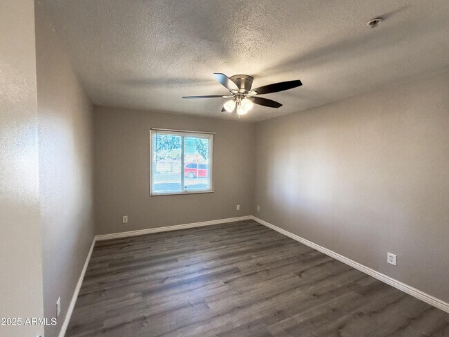 Building Photo - 6301 W Earll Dr