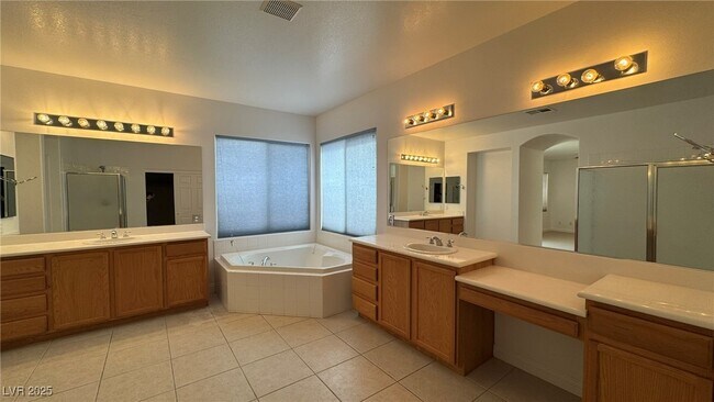 Building Photo - 10066 Golden Bluff Ave
