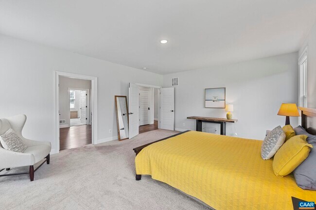 Building Photo - 598 Bleeker St