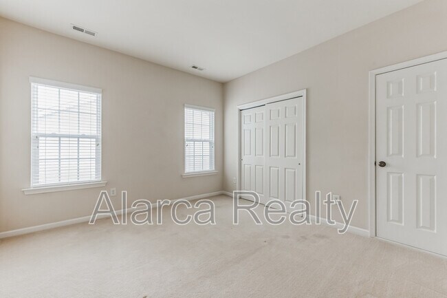 Building Photo - 131 Ivy Creek Ln