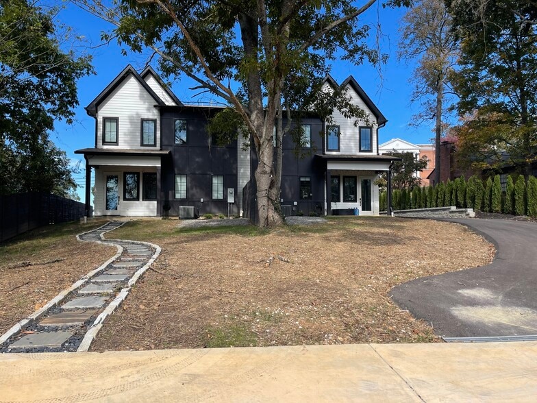 Building Photo - 2312 Island Home Ave