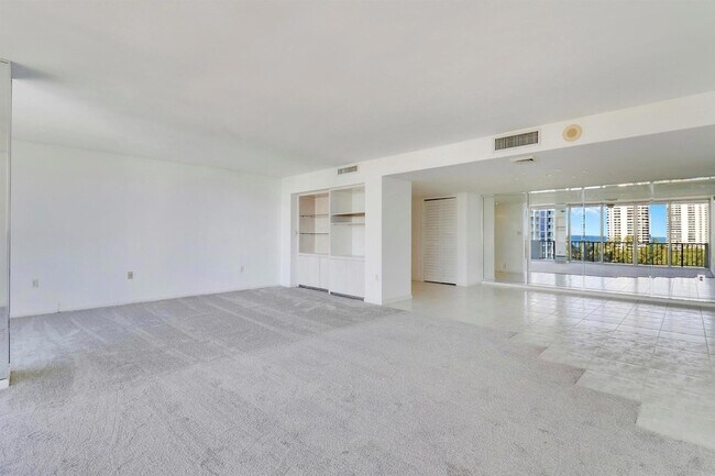 Building Photo - 4200 N Ocean Dr