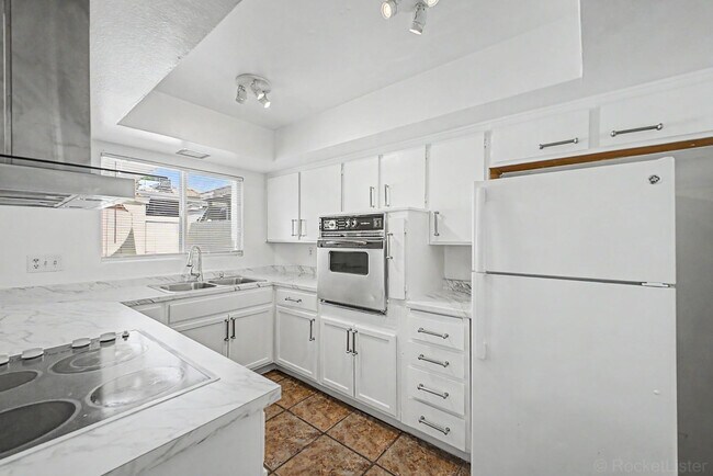 Building Photo - 4522 N 15th Ave