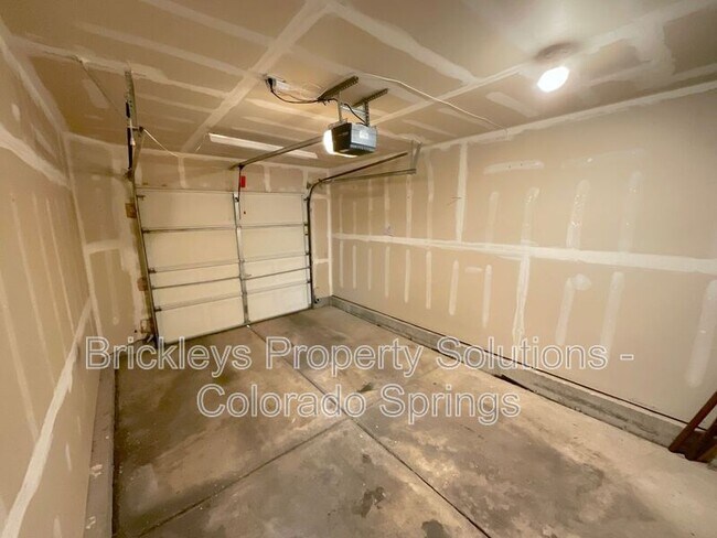 Building Photo - 3987 Aspen Leaf Point