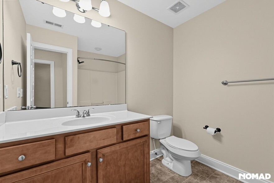 Building Photo - 216 Bellwood Loop