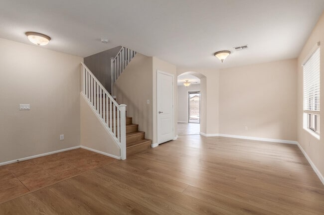 Building Photo - 42556 W Anne Ln