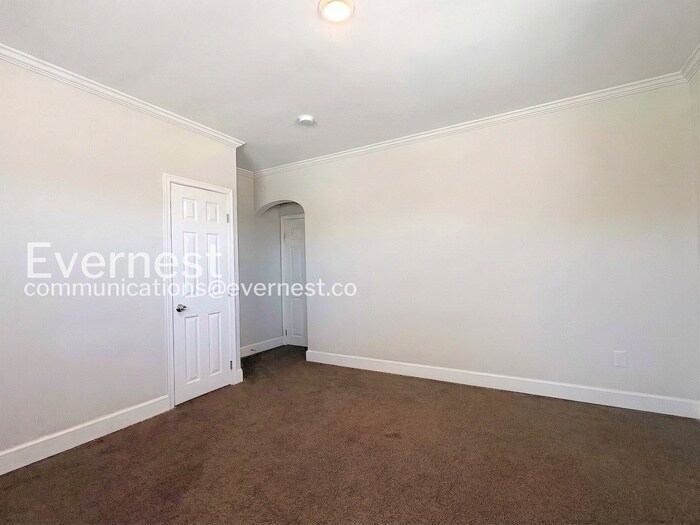 Building Photo - 1210 E 36th St